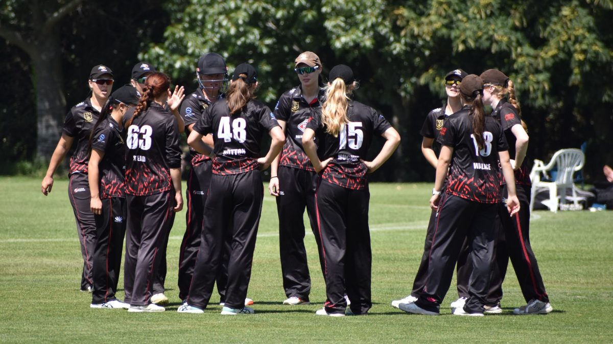 Premier Women chase down LPCC at home